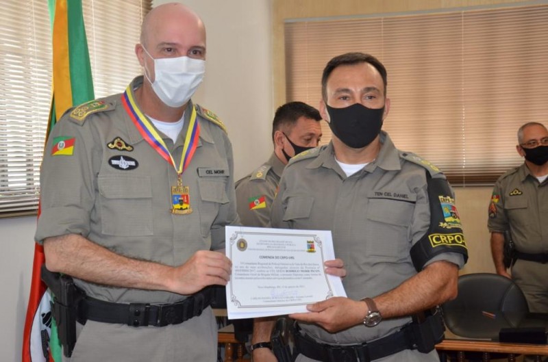 Comandante Geral Recebe Comenda Do CRPO VRS Brigada Militar