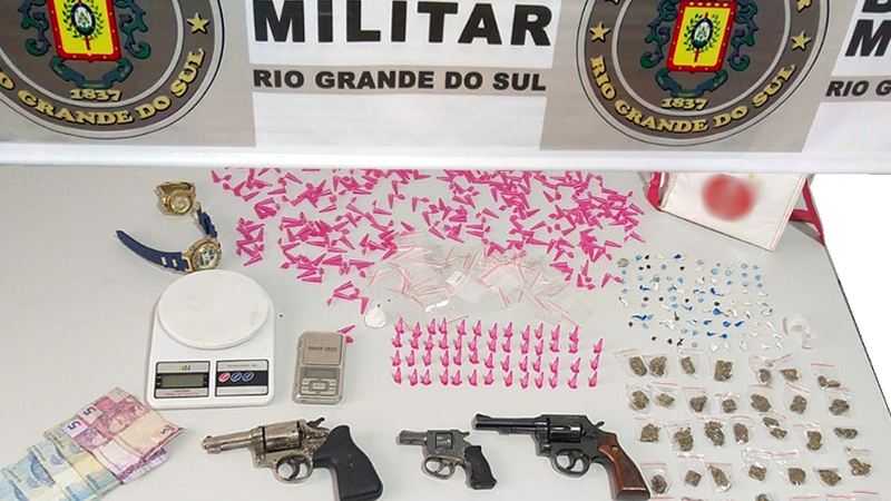 Brigada Militar Prende Trio E Apreende Dois Menores Tr S Rev Lveres