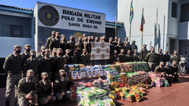 Alunos Soldados Da Brigada Militar Doam Aproximadamente Toneladas