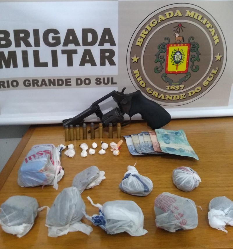 Brigada Militar De Gramado Prende Dupla Drogas Arma E Muni Es