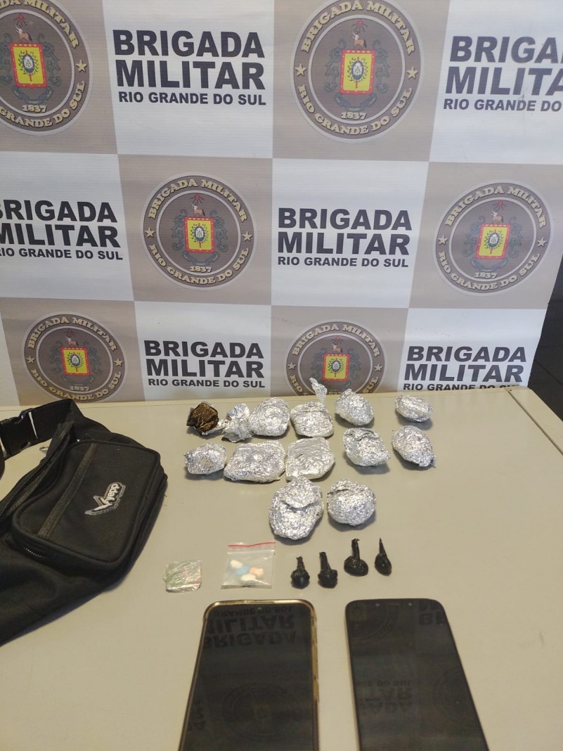 Brigada Militar De Igrejinha Prende Dupla Por Tr Fico De Drogas