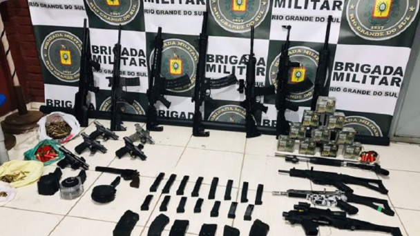 Brigada Militar Prende Homem Arsenal De Armas Em Ven Ncio Aires