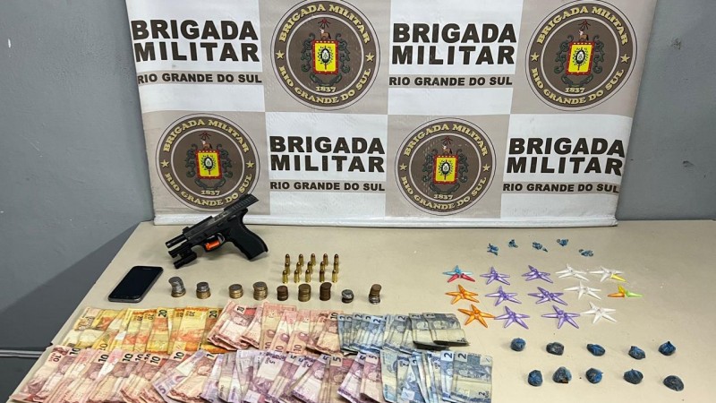 Opera O Satura O De Rea Bm Prende Dupla Arma E Drogas No Bairro