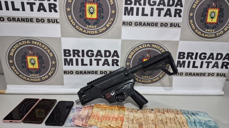 Casal Preso Pela Bm Submetralhadora Artesanal Em Campinas Do Sul