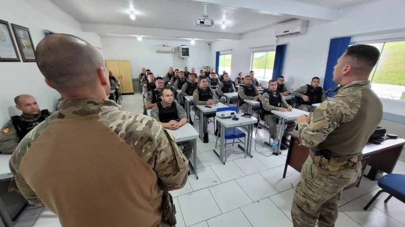 Equipes De For A T Tica Do Bpm E Bpat Recebem Instru O Do Bope