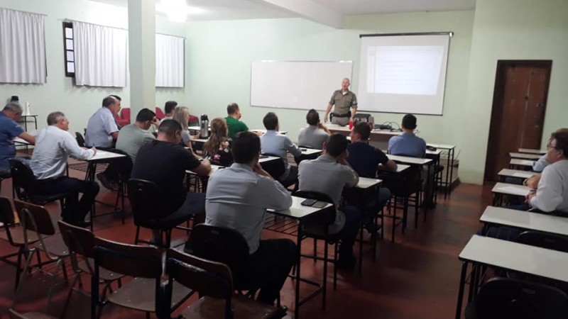 Reunião com gerentes de banco em Três Passos