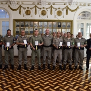 Ato de despedida do subcomandante-geral, do chefe do Estado-Maior e entrega de comendas 