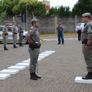 O Comandante da tropa pedindo autorização para o início da solenidade