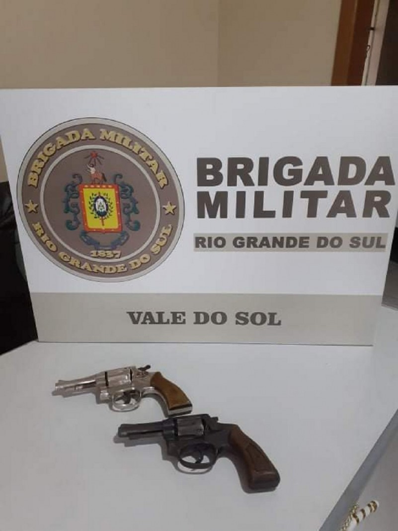 Revólveres apreendidos