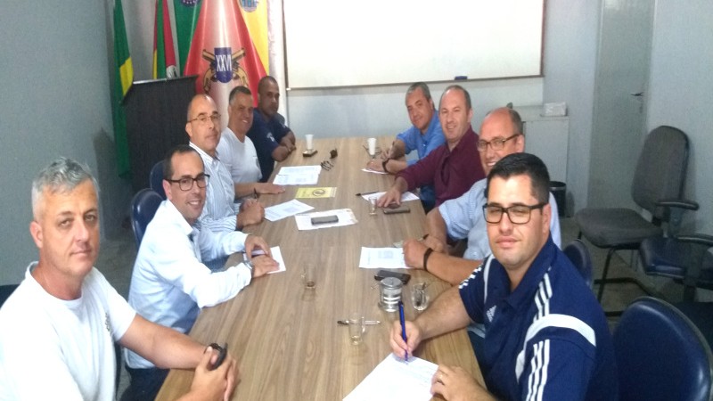 Empresários de Cachoeirinha recebidos pelo Ten Cel Ramos e Cap Corrêa