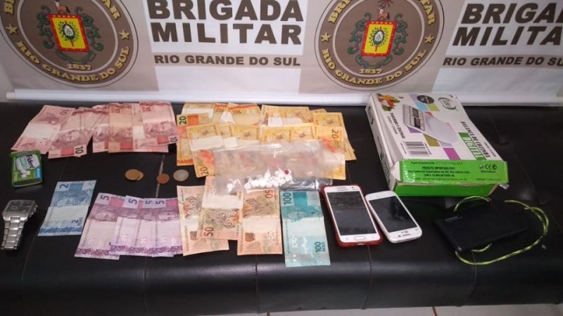 Drogas e dinheiro apreendidos em Tenente Portela