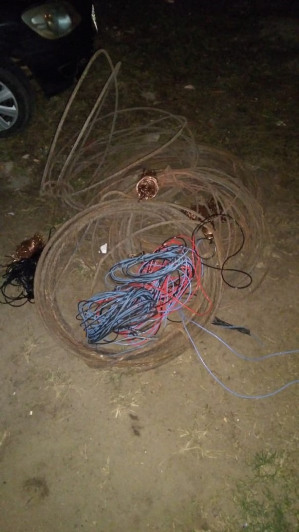Fios de rede elétrica furtados