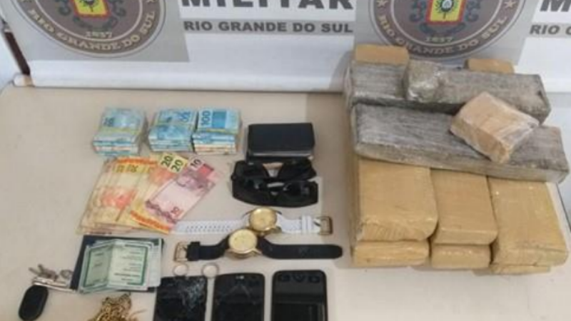 20º BPM prende três homens por tráfico de drogas em Porto Alegre