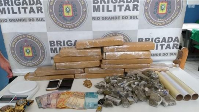 20º BPM prende homem que portava 11 quilos de maconha no Morro Santana em Porto Alegre