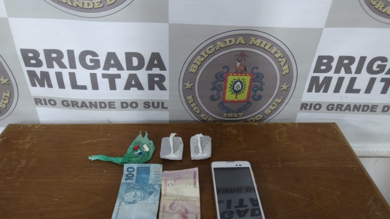 drogas, dinheiro e celular