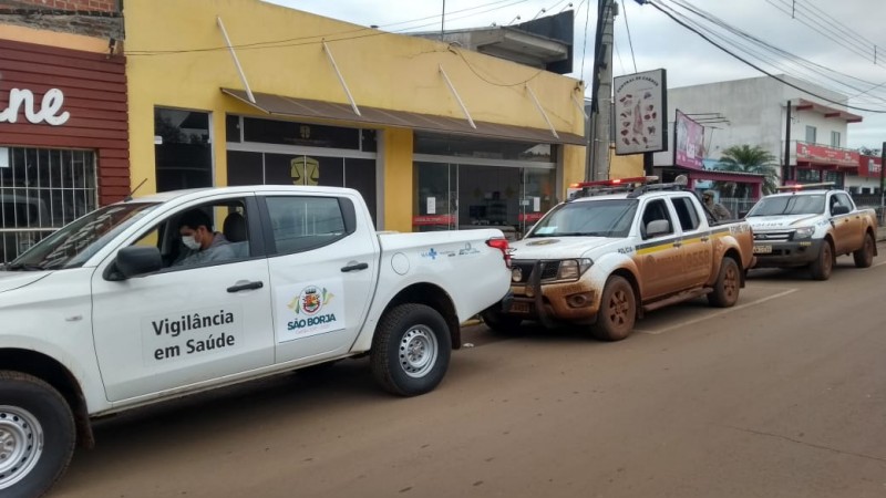 guarnições chegando aos locais