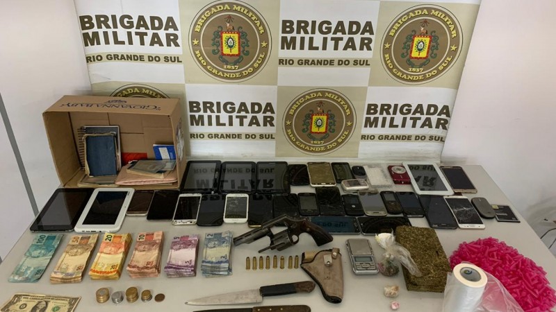 BM de Viamão prende por tráfico de drogas e porte ilegal