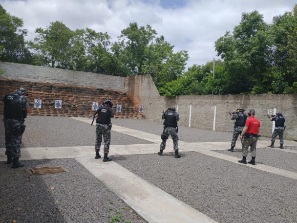 Força Tática do 23º BPM realiza treinamento com novo armamento