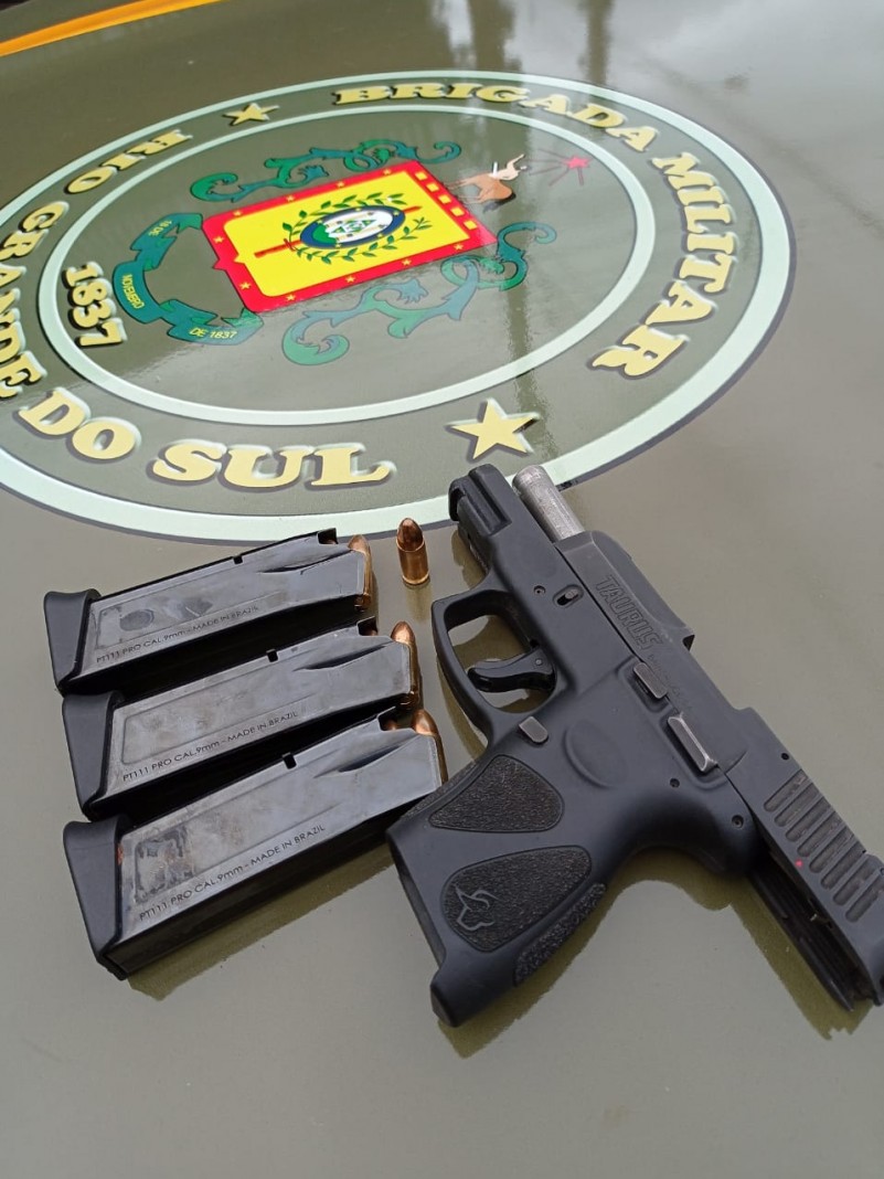 arma e munições apreendidas