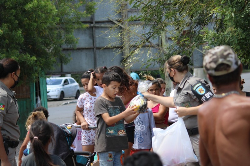 entrega de presentes Natal Solidário 2
