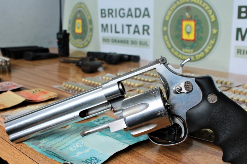 prisão por porte ilegal de arma de fogo 06 01 2021 3