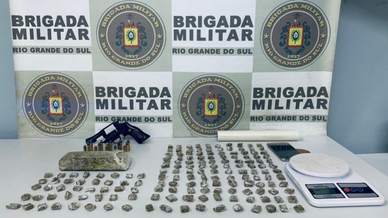 ROCAM do 18°BPM prende um indivíduo por tráfico de drogas e porte ilegal de arma de fogo