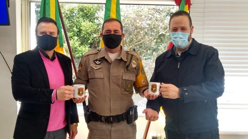 Comandante do Comando Rodoviário da Brigada Militar realiza visita ao Prefeito de Farroupilha