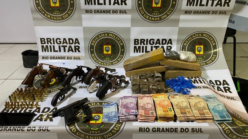 Apreensão de armas e drogas em Capão da Canoa