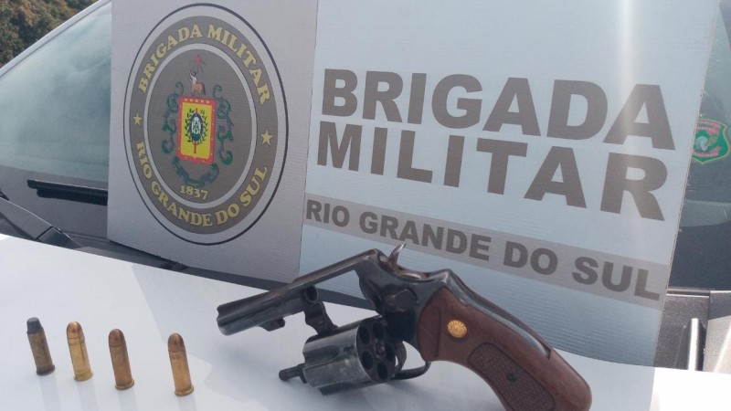 2° Batalhão Rodoviário da Brigada Militar prendem homem por porte ilegal de arma de fogo em Salto do Jacuí