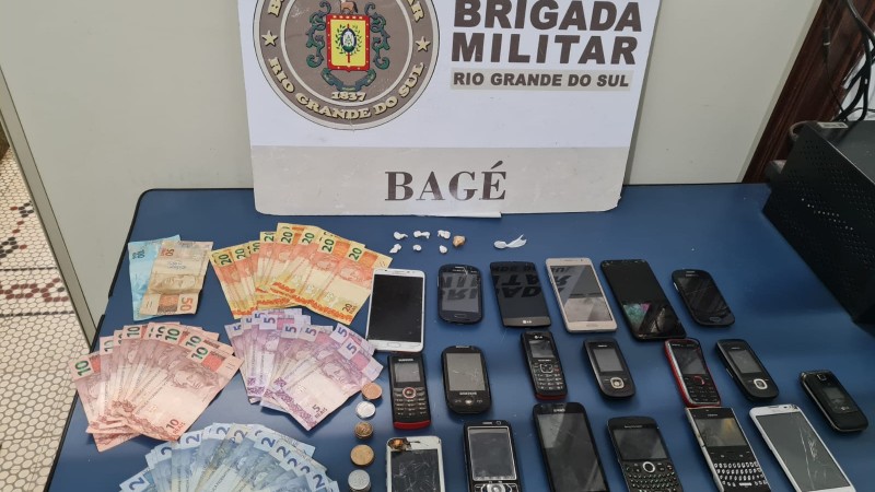 Dinheiro, drogas, celulo