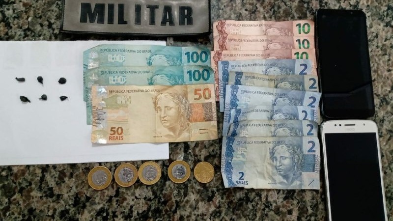 Droga e dinheiro apreendidos