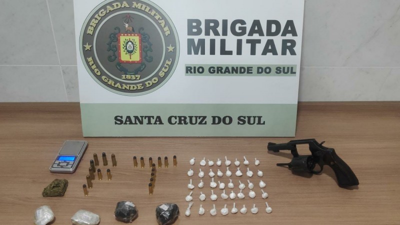 BM de Santa Cruz do Sul prende homem por tráfico de drogas e porte ilegal de arma de fogo