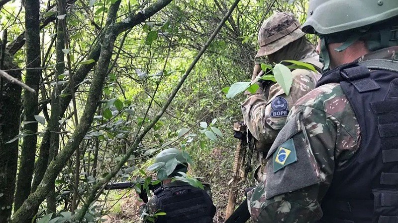 Comandos do Exército Brasileiro COMANDOS of Brazilian Army  Comandos exercito  brasileiro, Exercito, Farda exercito brasileiro