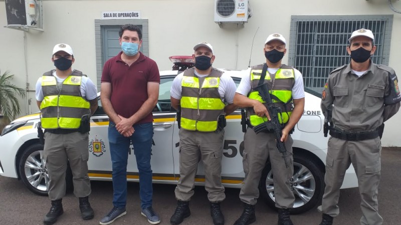policiais e empresário