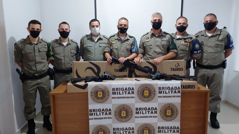 Comando Regional do Vale do Rio Pardo recebe novos fuzis e pistolas