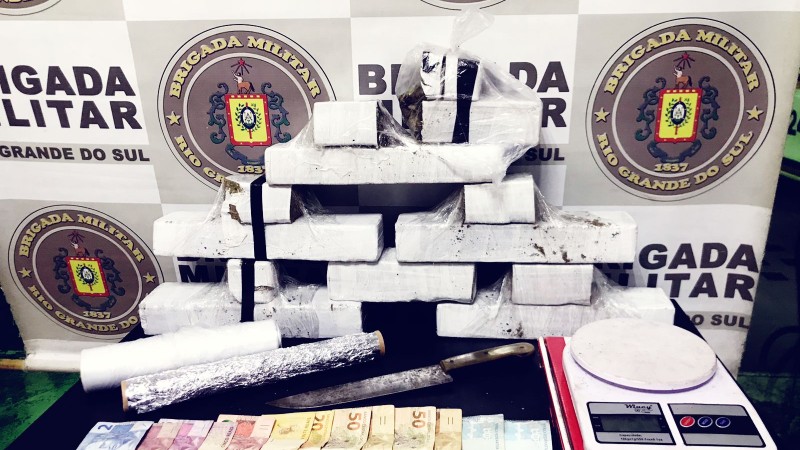 BM apreende 6kg de drogas no bairro Aberta dos Morros