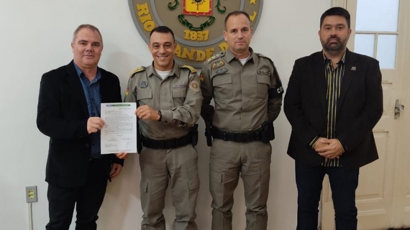 Vereadores de Rio Grande visitam subcomandante-geral