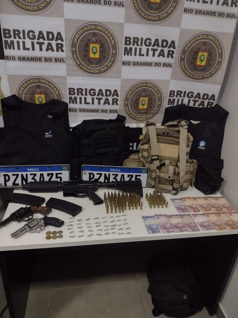 Armas e drogas são  apreendidas em Santa Maria