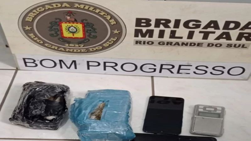 Brigada Militar prende dois homens por tráfico de drogas em Três Passos