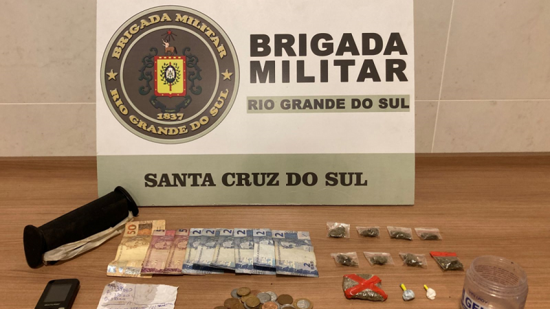 A Brigada Militar, através do 23º Batalhão de Polícia Militar (23º BPM), na noite de sexta-feira (27/5), às 18h45, realizou a prisão de um homem de 41 anos por tráfico de drogas, no bairro Pedreira.