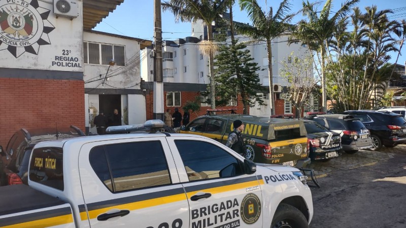 BM e PC prendem quatro homens em Tramandaí envolvidos em homicídio
