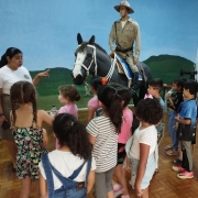 1º RPMon recebe visita de alunos da escola Augusto Ruschi. 