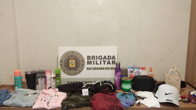 Na tarde desta segunda-feira (12/12) às 12h30, foi realizada a prisão de duas mulheres no centro de Santa Cruz do Sul, em ação conjunta do policiamento e a equipe de inteligência do 23° Batalhão de Polícia Militar.
