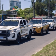 Fila de viaturas da Brigada Militar