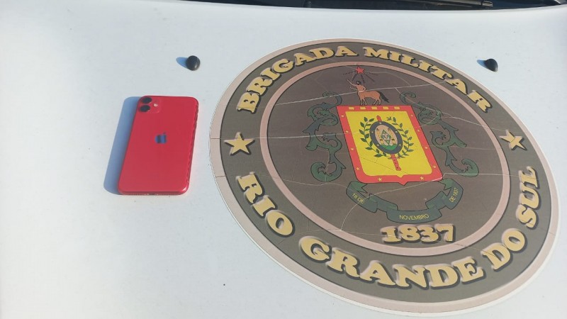 Brigada Militar de São Leopoldo prende home com celular roubado
