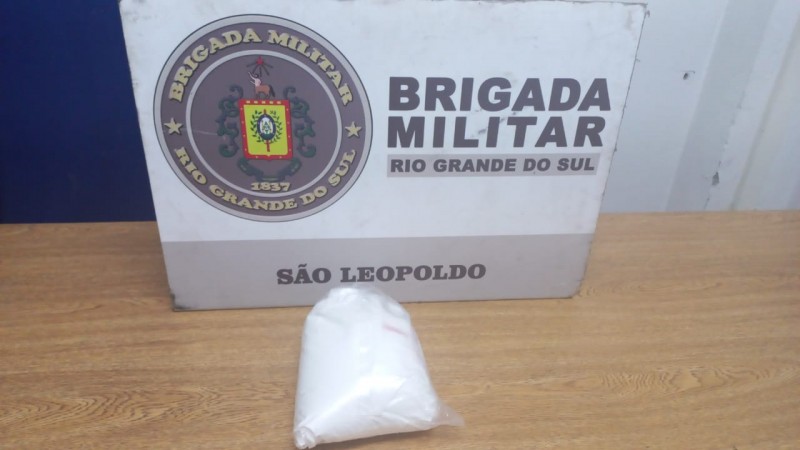 BM aborda veículo e apreende 1Kg de Cocaína