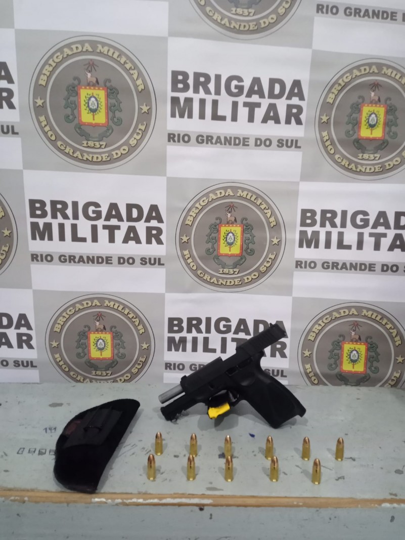 Bm Apreende Arma Munições E Mais De 900 Porções De Drogas Durante Operação Pulso Forte Em