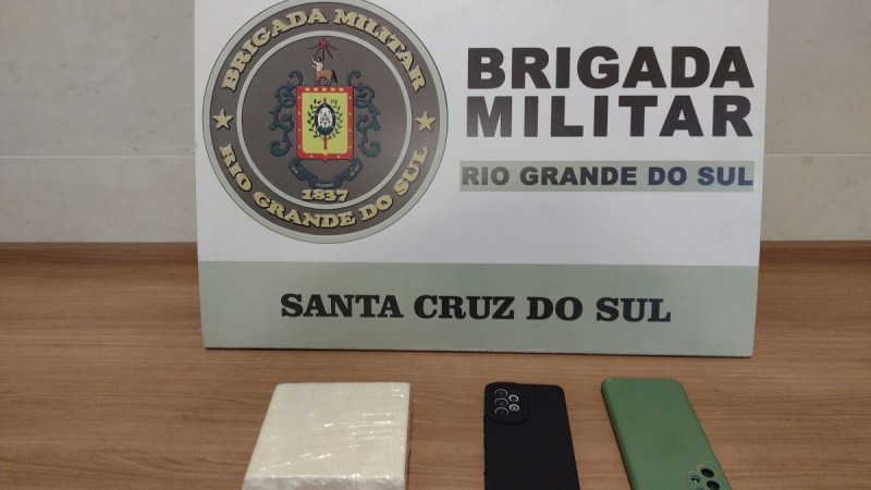 Na manhã desta quinta-feira 02/03, durante ações de policiamento ostensivo, uma guarnição da Força Tática do 23° BPM recebeu a informação de que uma mulher que estava foragida do sistema prisional, estaria em um residência no bairro Progresso.