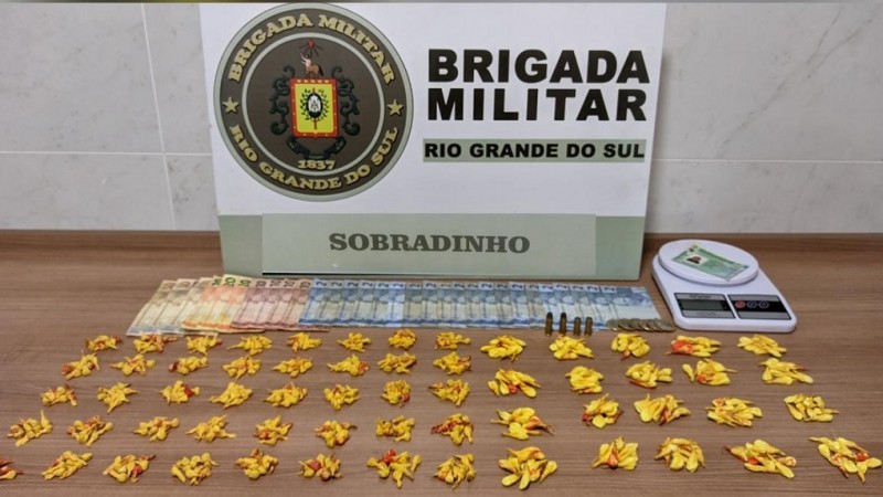 A Brigada Militar, através do 23° BPM, realizou, na madrugada deste sábado, 04 de março de 2023, no município de Sobradinho, a prisão de um indivíduo por Tráfico de Entorpecentes e Posse Ilegal de Munição