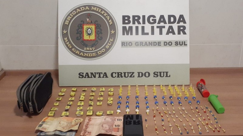 A Brigada Militar,  através da Força Tática 23ºBPM, realizou na madrugada deste sábado (22/04) a prisão de dois indivíduos por tráfico de entorpecentes no Bairro Bom Jesus.